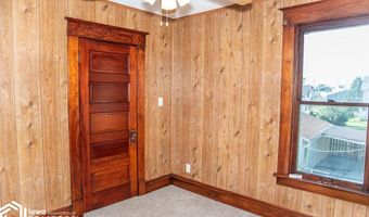219 A Ave W, Albia, IA 52531