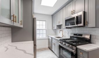 32 KELLY Pkwy, Bayonne, NJ 07002