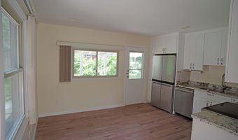 1052 N Maple Rd, Ann Arbor, MI 48103