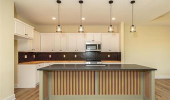 1018 Bluestem Cir, Baldwin City, KS 66006