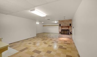 607 Parriott St, Aplington, IA 50604