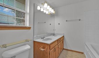 1101 Wendy Ln, Altus, OK 73521