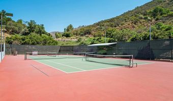 8975 Lawrence Welk 2, Escondido, CA 92026