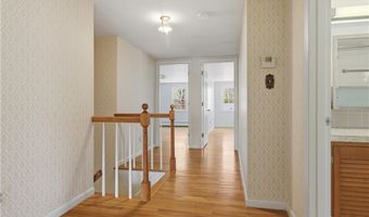 2 High Ridge Dr, Cumberland, RI 02864