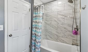 1241 Bradford Ln, Antioch, IL 60002