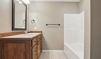 419 Sharon Oaks Ct, Benton, AR 72019