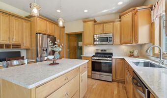 3208 S SOLITUDE Ln, Appleton, WI 54915
