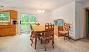 1129 Meadowdale Rd, Altamont, NY 12009
