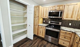 861 Oak Crst, Baxter Springs, KS 66713