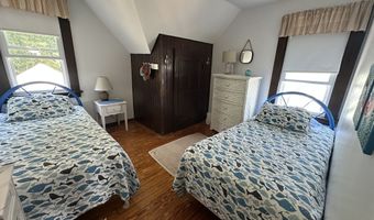 180 Clark Ave, Branford, CT 06405