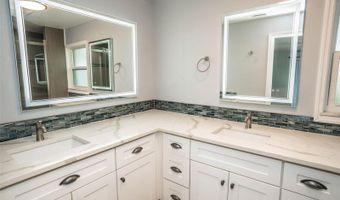 6322 BALBOA Ln, Apollo Beach, FL 33572