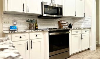 107 Spy Glass Hill Dr, Benton, LA 71006