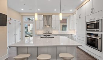5307 MERRIAM St, Bethesda, MD 20814