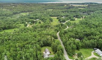 21 Bowling Green Ln, Belfast, ME 04915