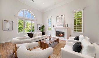 15850 Seville Ln, Encino, CA 91436