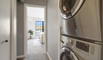 6902 MARY CAROLINE Cir E, Alexandria, VA 22310