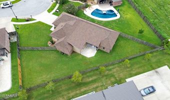 102 Bayou Parc Dr, Youngsville, LA 70592