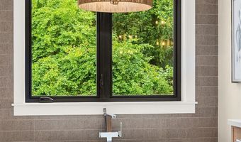 10415 SE 13th St, Bellevue, WA 98004