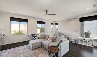 5515 Palm Dr, Hawthorne, CA 90250