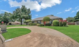 801 Cambridge Dr, Altus, OK 73521