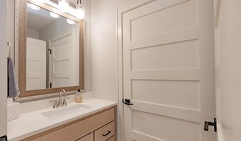 570 Linden Dr. 204, Arnolds Park, IA 51331