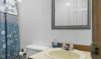 1749 Carolina St, Alford, FL 32420
