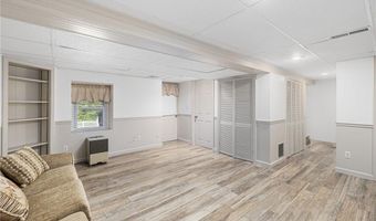 584 Blackrock Rd, Coventry, RI 02816