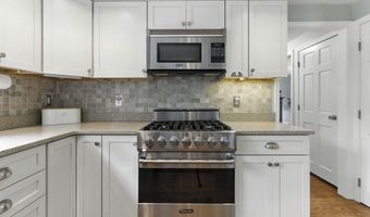41 Tercentennial Dr, Billerica, MA 01821