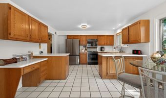 126 W 33RD St, Bayonne, NJ 07002