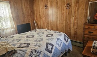 8 Lake Ct, Hopkinton, RI 02804