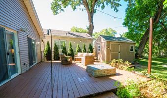 39450 N Circle Ave, Antioch, IL 60002