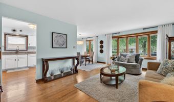 1016 S Haddow Ave, Arlington Heights, IL 60005