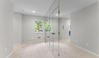 6829 LITTLE RIVER Tpke, Annandale, VA 22003