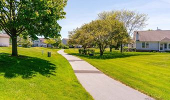 2 Tiverton Ct, Algonquin, IL 60102