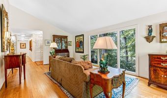 5 Hillcrest Rd E, Asheville, NC 28804