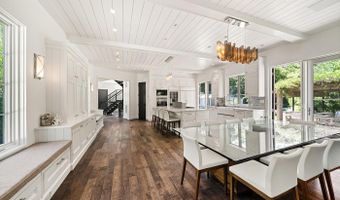 68 Fresh Pond Rd, Amagansett, NY 11930