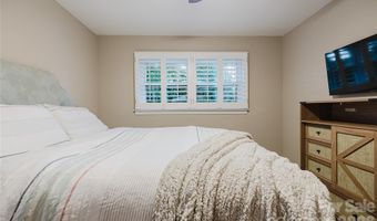4920 Raymond Pl, Charlotte, NC 28205