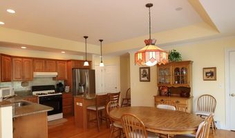 122 Chickadee Ln, Bangor, ME 04401