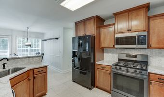 646 Forest Pine Dr, Ball Ground, GA 30107