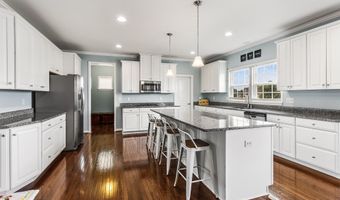 10 Gina Dr, Allentown, NJ 08501