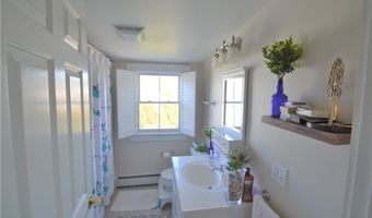 398 Wolcott Ave 9, Middletown, RI 02842