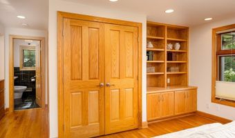 2135 Tuomy Rd, Ann Arbor, MI 48104