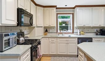 3609 Hermitage Dr, Berkeley Lake, GA 30096