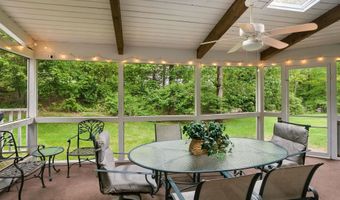 4 Catesby Ln, Bedford, NH 03110