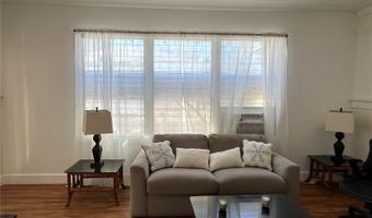 710 Hausten St, Honolulu, HI 96826