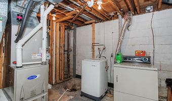 3905 Ontario St, Ames, IA 50014