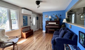 112 S Crest Dr, Burlington, VT 05401