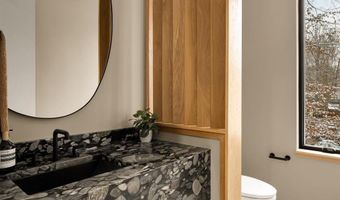 6916 CARMICHAEL Ave, Bethesda, MD 20817