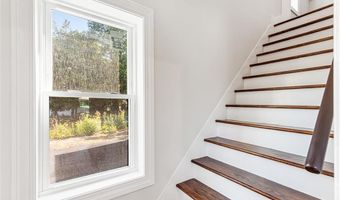 5 Taylor Ct, Cumberland, RI 02864