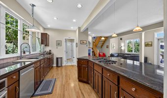 1011 Canyon Park Dr, Ashland, OR 97520